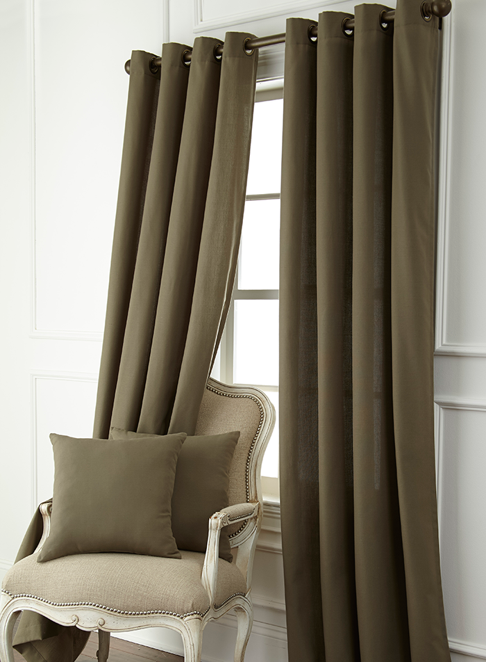 DRAPES AND DECORATIVE PILLOWS GREEN COLLECTION